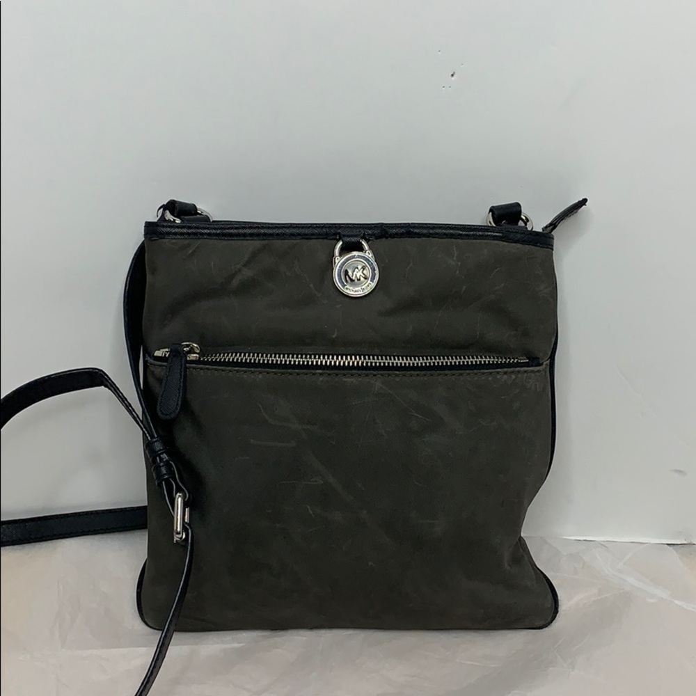 Michael Kors Kempton large pocket Crossbody Black